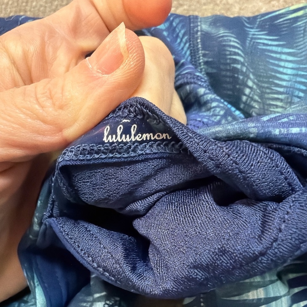 Lululemon High Rise Running Crop Leggings – Blue Abstract Print – Women’s 8 0448 - Picture 3 of 7